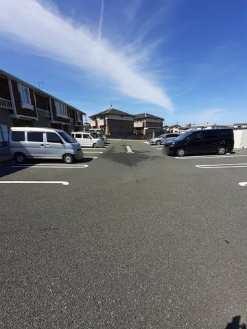 アルバーダ・ＭⅢの駐車場