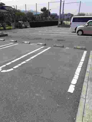 ソーレ２号館の駐車場