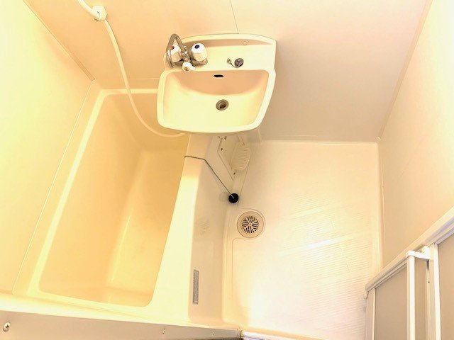 レオパレスヴェルブィルの浴室