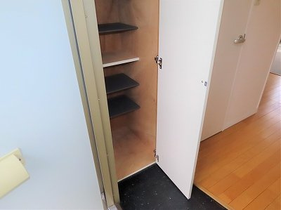 レオパレスニスモの玄関|シューズボックスあり