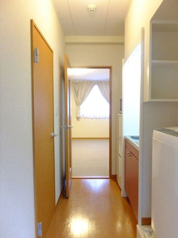 レオパレスユアサの玄関