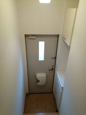 パル大東の玄関|当社、チルホームのHPもご覧ください(^^)/物件情報多数♪