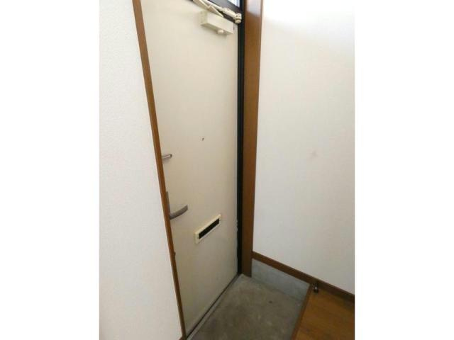 丸松マンションＣの玄関