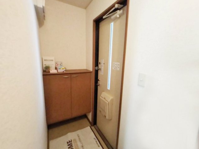 ローズアイランドＢ203の玄関