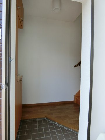 ウェール．アウローラⅡの玄関