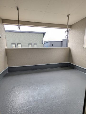 笠間市旭町　第９のバルコニー|ルーフバルコニーで家族全員の洗濯物の干せちゃいます！屋根付きで急な雨でも安心！
