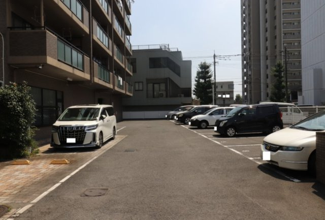 リシェス城崎の駐車場