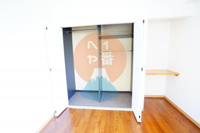 【収納】 | ハイツ飯泉B棟 | お洋服がたくさん入りますね　※参考写真です