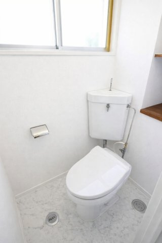 埼玉県越谷市1棟売りビル【越谷RCビル】「3駅2路線」「満室稼働中」「表面利回り9％以上」のトイレ
