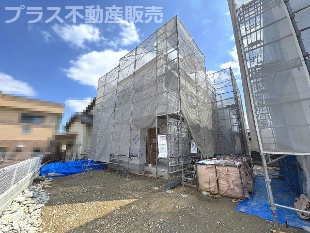 【玄関】 | 春日市第3下白水南5丁目　2号地（全2棟）【仲介手数料無料・0円】 | 施工例。施工例は完成時と異なる場合があります。現地写真。