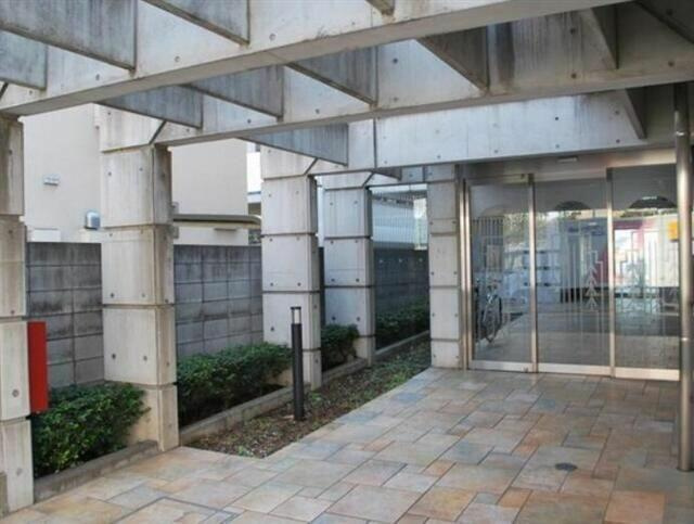 ジェイパーク桜新町のエントランス| 