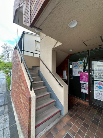 タウンクレスト大原のエントランス