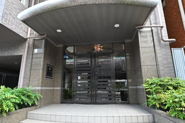 【エントランス】 | ルーブル南麻布