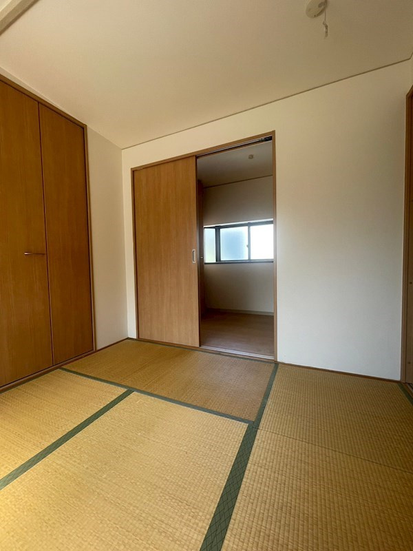 佐向邸貸家の寝室