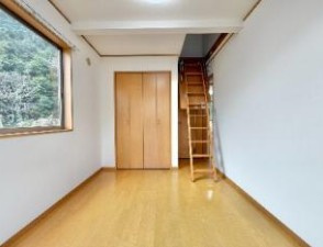 狭山市笹井2丁目　中古戸建の洋室