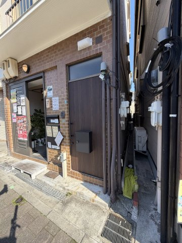 行幸町３丁目戸建住宅のエントランス