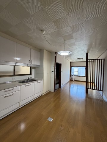 行幸町３丁目戸建住宅の居間・リビング