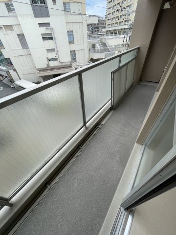 豊縁兵庫ビルのバルコニー