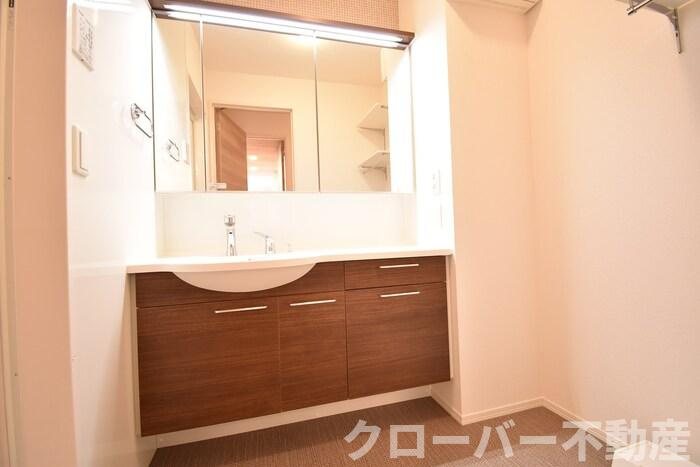 Ruhe(ﾙｰｴ)の独立洗面台|洗髪洗面化粧台