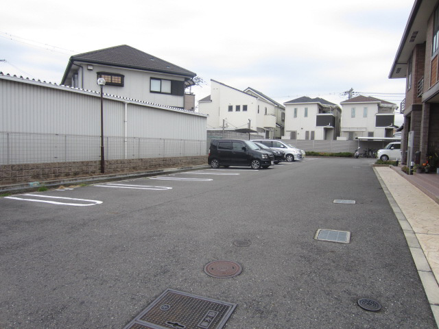【駐車場】