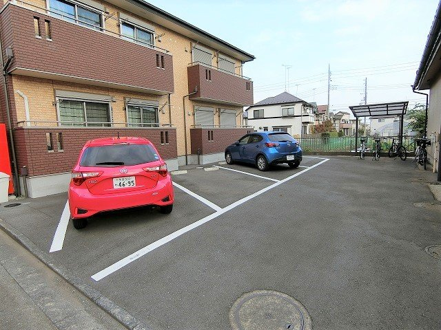 ラ・ルーチェの駐車場