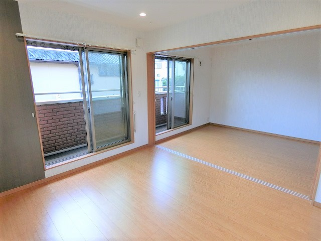 ラ・ルーチェの居間・リビング|※同建物別部屋のイメージ写真です。