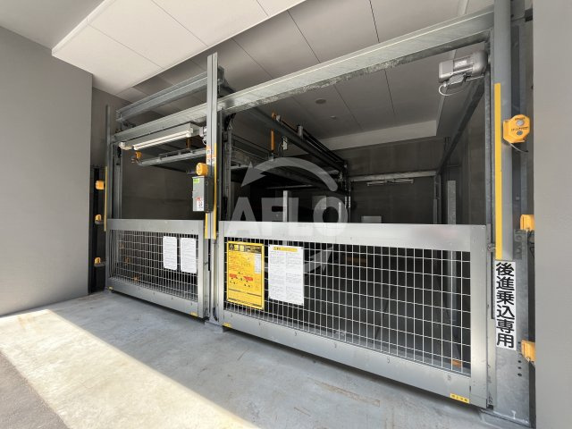 アドバンス江坂ラシュレの駐車場|アドバンス江坂ラシュレ　駐車場