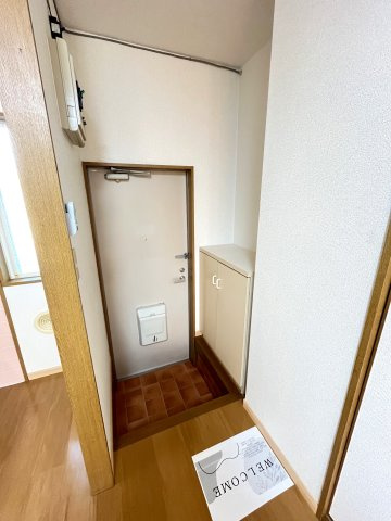 メゾンパーク前田の玄関