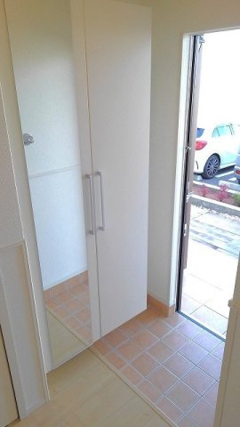 Ｍａｉｓｏｎ　ｄｅ　ｅｔｅ　　刈谷市近郊の賃貸ならクラスホーム刈谷店の玄関|きれいな玄関です