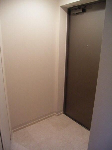 フェニックス池袋弐番館の玄関