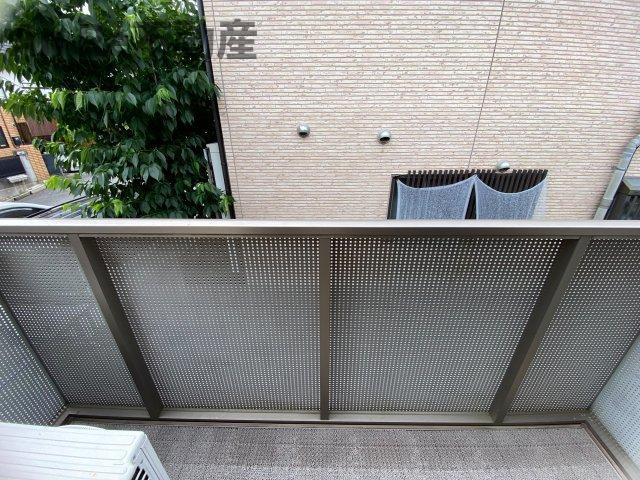 川口市桜町６丁目のアパートのバルコニー
