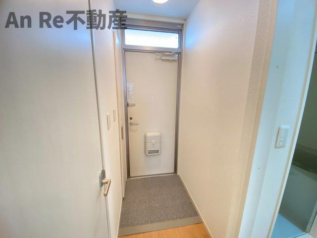 川口市桜町６丁目のアパートの玄関