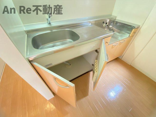 川口市桜町６丁目のアパートのキッチン