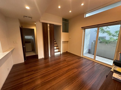 【居間・リビング】 | 津市大園町中古戸建