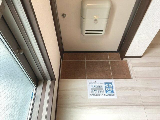 アルファ西日暮里の玄関