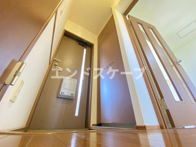 レトア・シャトーＡの玄関|高崎、前橋エリアのお部屋探しはエンドスケープまで！お客様の理想お聞かせ下さい♪