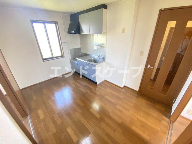 レトア・シャトーＡの居間・リビング|高崎、前橋エリアのお部屋探しはエンドスケープまで！お客様の理想お聞かせ下さい♪