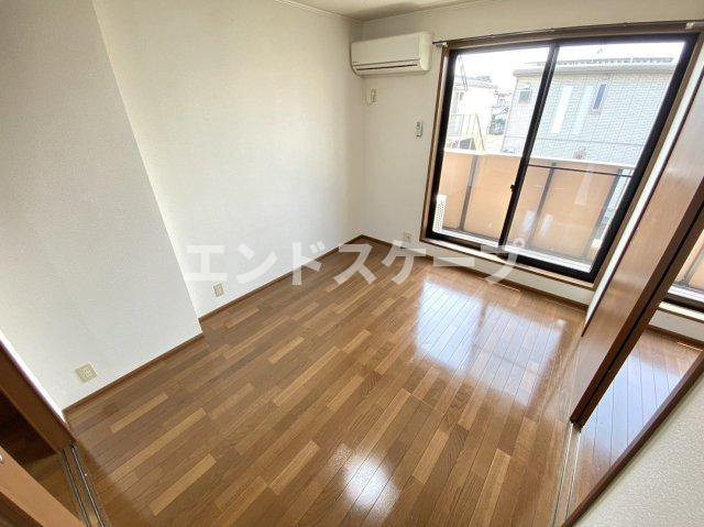 レトア・シャトーＡの居間・リビング|高崎、前橋エリアのお部屋探しはエンドスケープまで！お客様の理想お聞かせ下さい♪