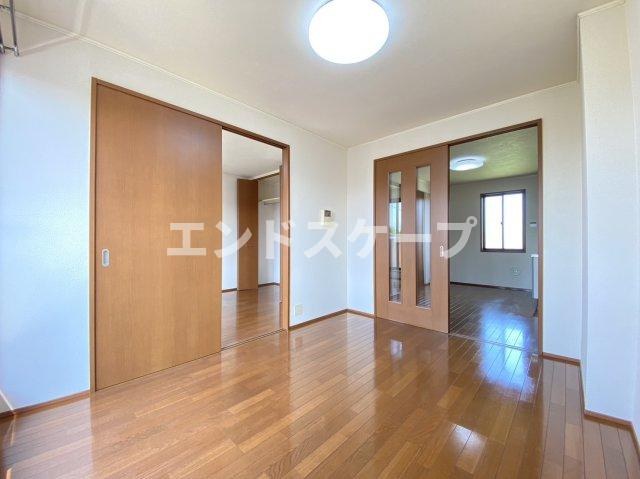 レトア・シャトーＡの居間・リビング|高崎、前橋エリアのお部屋探しはエンドスケープまで！お客様の理想お聞かせ下さい♪