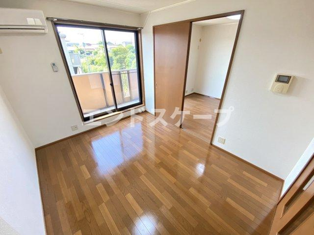 レトア・シャトーＡの居間・リビング|高崎、前橋エリアのお部屋探しはエンドスケープまで！お客様の理想お聞かせ下さい♪