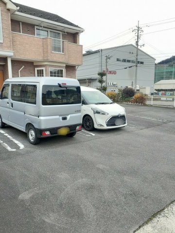 プティット・フルールの駐車場