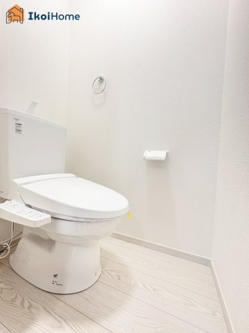 神戸市西区秋葉台1丁目　新築戸建のトイレ|【ホームページに現地動画掲載中】●年中無休：当日予約可●ウォシュレット・暖房便座脱臭機能付きトイレ