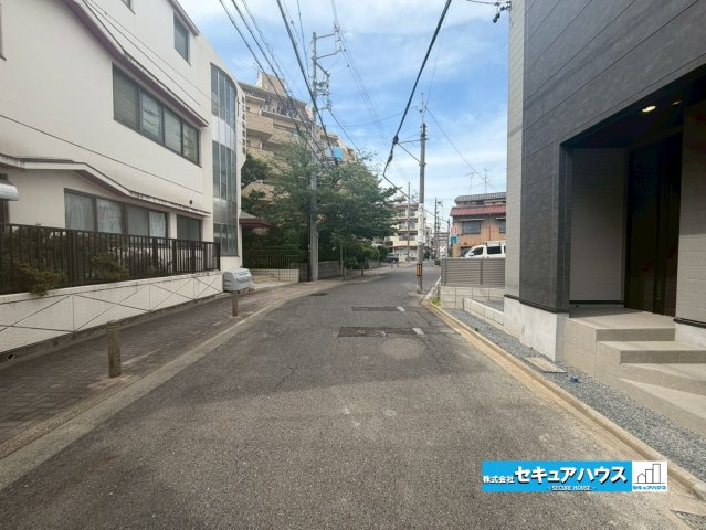 【今からご案内可能】　名古屋市南区鳥栖町　全2棟の前面道路含む現地写真|事前予約にて現地ご見学いただけます！お気軽にお問い合わせください♪
■株式会社　セキュアハウス■
住宅ローンに強く、知識、経験豊富なスタッフ在籍
お客様に寄り添い、ご成約後もサポート致します。