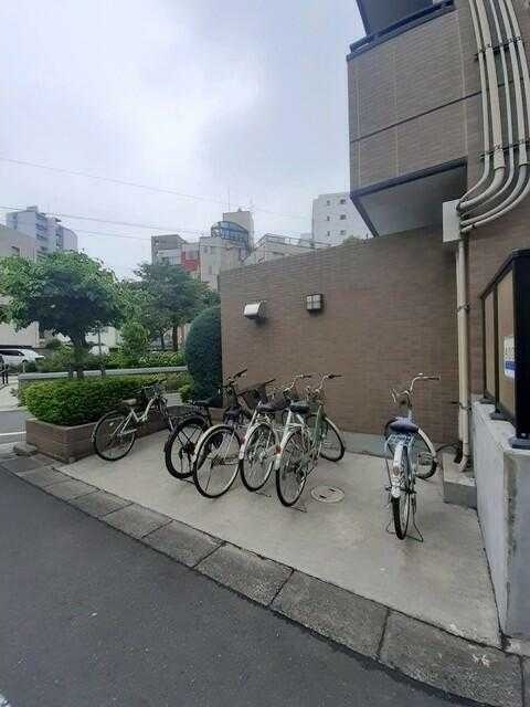 グラン　パルクの駐車場