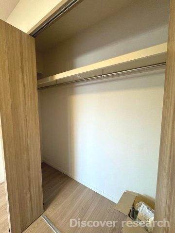 フェアヒルズ南大沢シエルコートの収納|クローゼット
ワイドなクローゼットで洋服などをたくさん吊るせそうです。