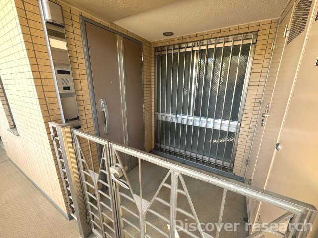 フェアヒルズ南大沢シエルコートの玄関|玄関ポーチ（2.91㎡）