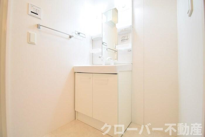 トゥリトール A棟の独立洗面台|洗髪洗面化粧台