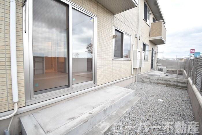 トゥリトール A棟のバルコニー|専用庭