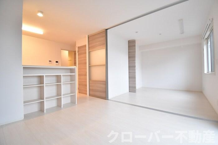 トゥリトール A棟の居間・リビング|ＬＤＫ１０．６帖～洋室５．３帖