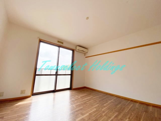 横浜市戸塚区上倉田町のアパートの居間・リビング